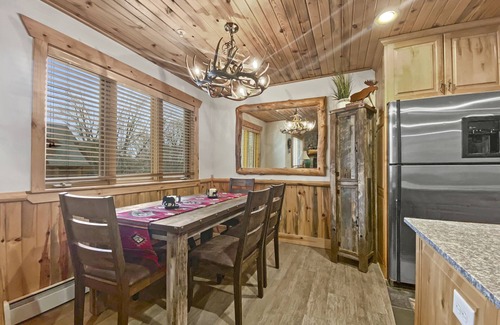 Park City Cabina | Cozy Park City Cabin w/ 2 Hot Tubs! Mountain Fun Skiing, Hiking,Golf Nearby!
