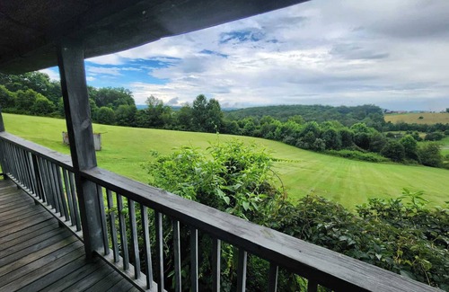 Fancy Gap Cabina | Cozy Parkway Cabin with Mountain Views - Cabin 4