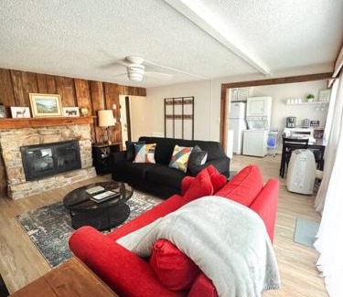 Sugar Mountain Apartamento | Cozy & Peaceful View - Walk2Resort - Fireplace