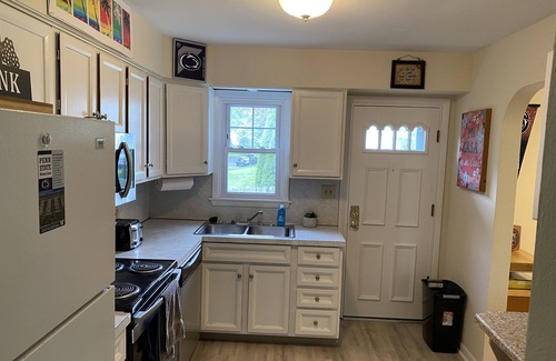 State College Casa | Cozy Penn State house 3 blocks from Beaver Stadium, Jordan center, downtown