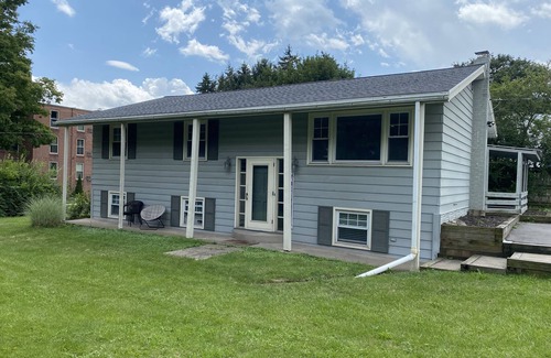 State College Casa | Cozy Penn State house 3 blocks from Beaver Stadium, Jordan center, downtown