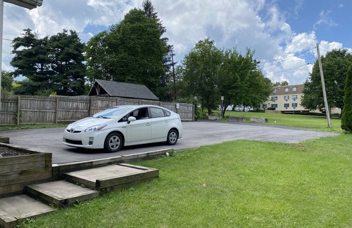 State College Casa | Cozy Penn State house 3 blocks from Beaver Stadium, Jordan center, downtown