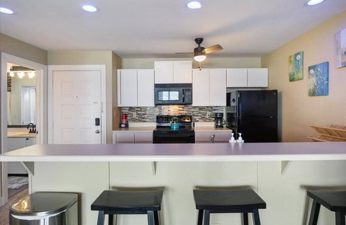 Osage Beach Condominio | Cozy Pet-Friendly Condo w/ Pool