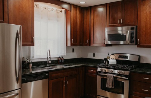 Potomac West Casa | Cozy Pet friendly close to Old Town Alexandria