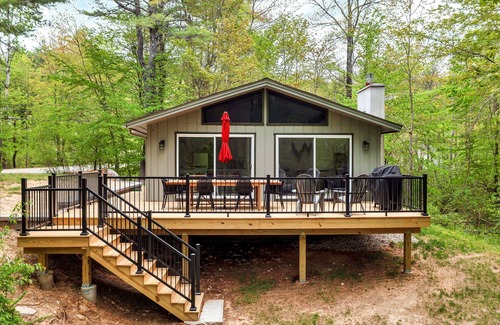 Gilford Cabaña | Cozy, Pet-Friendly Escape Near Lake & Mountains