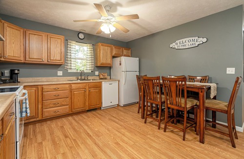 Goreville Cabaña | Cozy, Pet friendly, Professional Host, Convenient Location