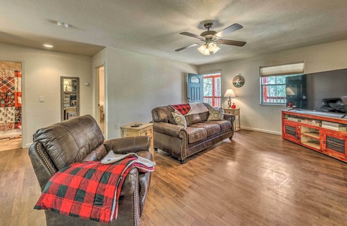 Ruidoso Cabaña | Cozy & Pet-friendly Ruidoso Cabin w/ Private Deck!