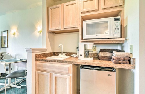 Pigeon Condominio | Cozy Pigeon Condo, Near Lake Huron Beaches!