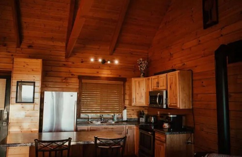 Mindoro Cabina | Cozy Pine Knob Cabin @ Highest Elevation in CTY