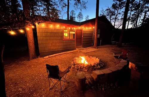 Prescott Cabina | Cozy Pines Cabin in Prescott - 3bd/2ba
