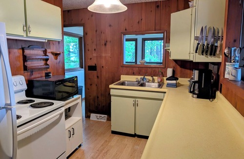 La Pointe Cabina | Cozy Pines Cabin - Wonderful Sunsets with Lake Superior Access!