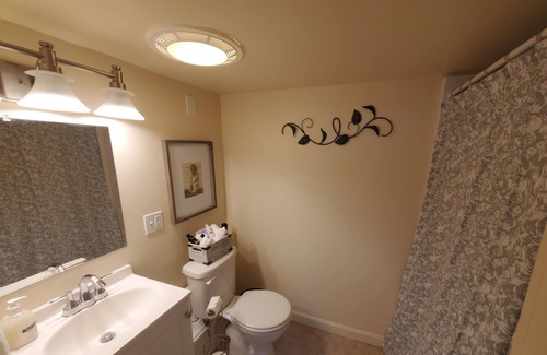 South Peabody Apartamento | Cozy place to relax after a great day!