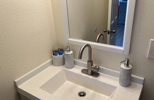 East San Jose Apartamento | Cozy place to relax and take your mind off things.