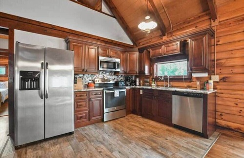 Tobyhanna Cabina | Cozy Pocono Wooded Cabin Oasis | Firepit