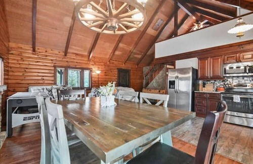 Tobyhanna Cabina | Cozy Pocono Wooded Cabin Oasis | Firepit