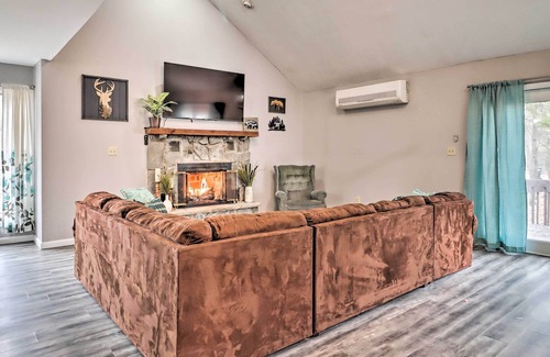 Mount Pocahontas Casa | Cozy Poconos Escape: Pool Access & Pet-Friendly!