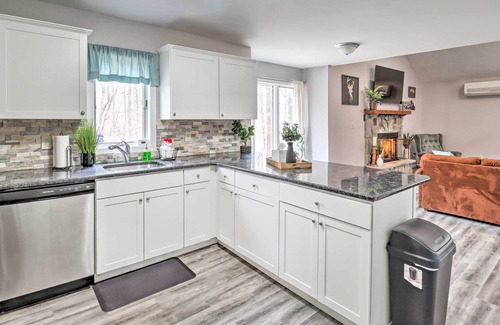 Mount Pocahontas Casa | Cozy Poconos Escape: Pool Access & Pet-Friendly!