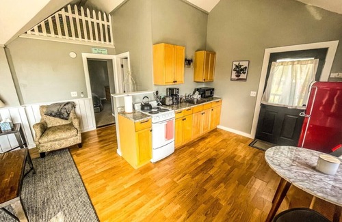 Salsbury Cove Casa | Cozy Pond Side Cottage in Bar Harbor! [The "Nook"]