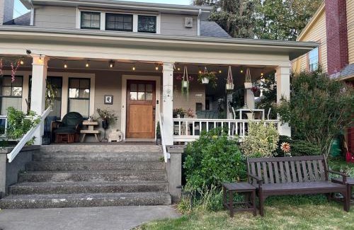 Hollywood District Casa | Cozy Portland Retreat in the Heart of Hollywood