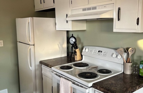 Eau Claire Apartamento | Cozy Private 1-bedroom Hillside Apartment Close to Stores