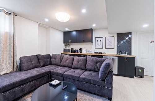 Carleton Place Casa | Cozy & Private Basement Suite with All Amenities