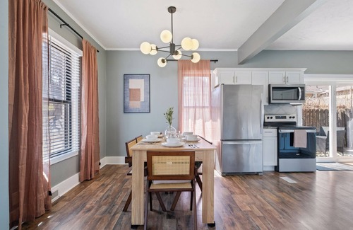 Morton Meadows Casa | Cozy Private BD + Desk, Central Omaha Near UNMC - Shared House