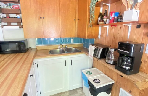 Lion's Head Cabaña | Cozy/private cabin located in Lions head beside Bruce trail!