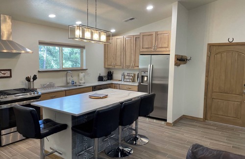 Regina Cabina | Cozy, private cabin up in the beautiful mountains of Regina, NM.