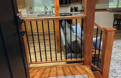 South Kingstown Cabaña | Cozy Private Cottage - close to URI, beaches, charming downtown Wakefield & more
