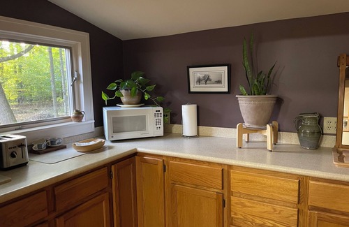 Warrensburg Casa | Cozy Private home
