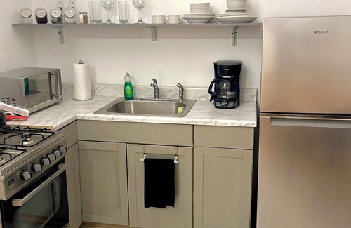 Bushwick Apartamento | Cozy Private One-Bedroom Apartment Close to Williamsburg Brooklyn