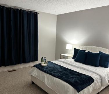 Southeast Edmonton Casa | Cozy private room in Edmonton