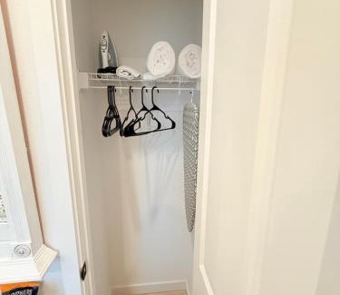 Bonney Lake Casa | Cozy Private Room, Room 1, Near Seattle and Mt Rainier, Quiet and Comfy Stay