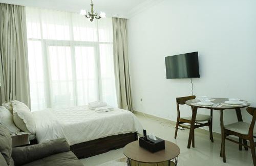 Sharjah Apartamento | Cozy Private Studio -Near Beach -City View -Downtown Sharjah - Pool & Gym