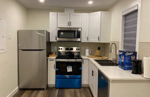 Southwest Edmonton Casa | Enjoy privacy & value - Few minutes from 20+ top sight attractions in Edmonton