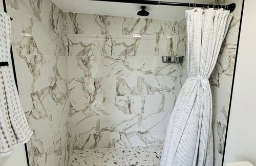 Lemon Cove Otro | Cozy Private Suite with bathroom, 28 mins from Sequoia National Park.