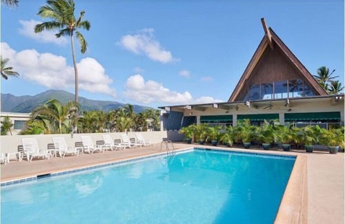 Kahului Apartamento | Cozy Queen-Bed Room w/ WiFi, Large TV, & Mini-Refrigerator