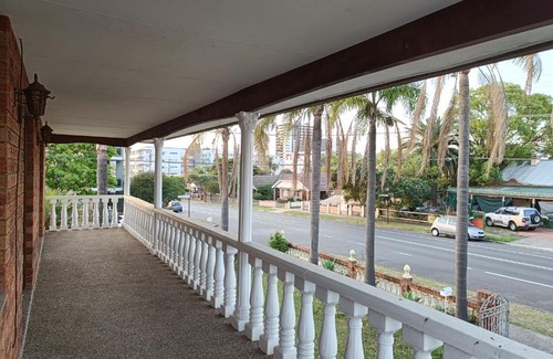 Merrylands Casa | Cozy Queen Room in Spacious Merrylands Home - M7
