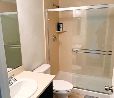 Newark Apartamento | Cozy & Quiet Fully Equipped Newark Escape with Free WiFi, AC, and Easy Parking