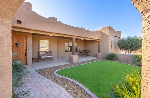 Desert Hills Casa | Cozy quiet home BBQ Pool Outdoor entertaining