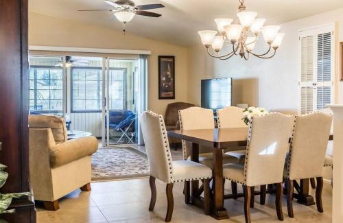 Chandler Casa | Cozy, quiet house, covered patio dining, sun room