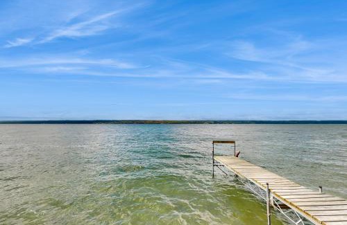 Town of Ledyard Casa | Cozy & Quiet Lakeside Retreat