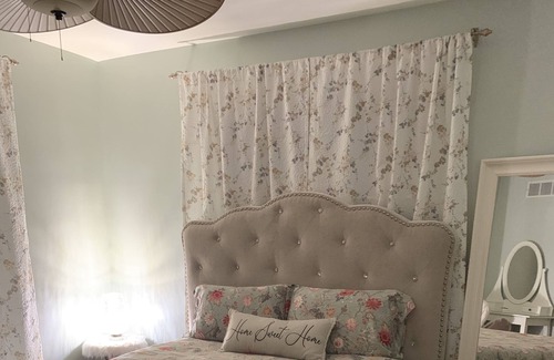 Delhi Hills Casa | Cozy, quiet near Anderson ferry and airport!