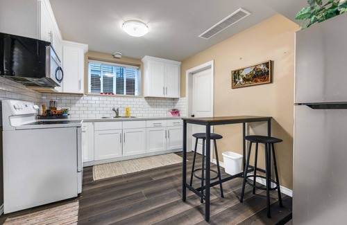 Willoughby Casa | Cozy, quiet new house and in Langley town centre. Close to highway no1.