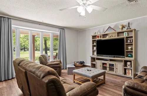Broken Bow Casa | Cozy, Quiet Poolside 3BR Retreat in Broken Bow