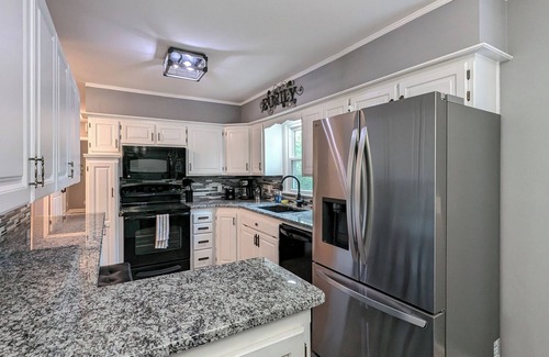 Lenexa Casa | Cozy, quiet retreat in south KC