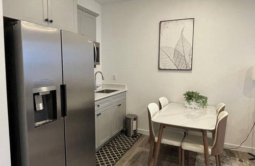 Raisin Apartamento | Cozy-Quiet-Spacious Guest Suite Fresno/Clovis CA 10 minutes to Yosemite Airport