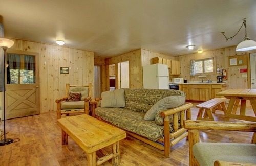 Lac du Flambeau Cabina | Cozy, quiet, Wisconsin Northwoods Lakeside Cabin w/private dock. Pet friendly