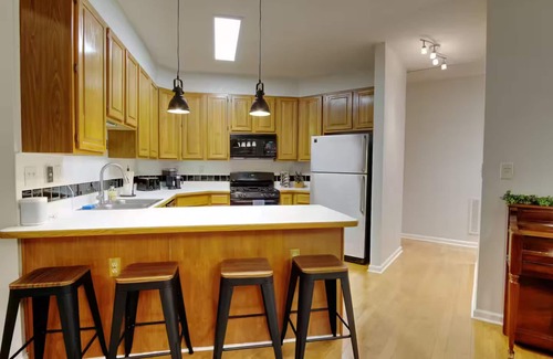 Raleigh Casa | Cozy Raleigh Tree Retreat