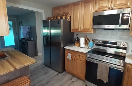 Plainville Casa | Cozy ranch house located six minutes from downtown Wisconsin Dells.